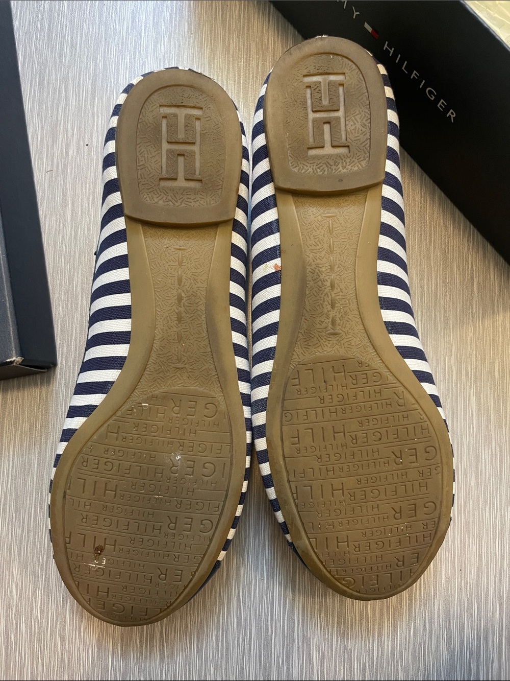 Tommy Hilfiger Flats - Size , with box - Picture 3 of 6